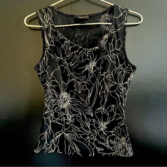 BCBG MAX AZRIA Sleeveless mock neck top floral print, fits XS-S stretchy fabric - Picture 1 of 5